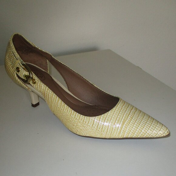 Kitten Heels - Picture 2 of 10